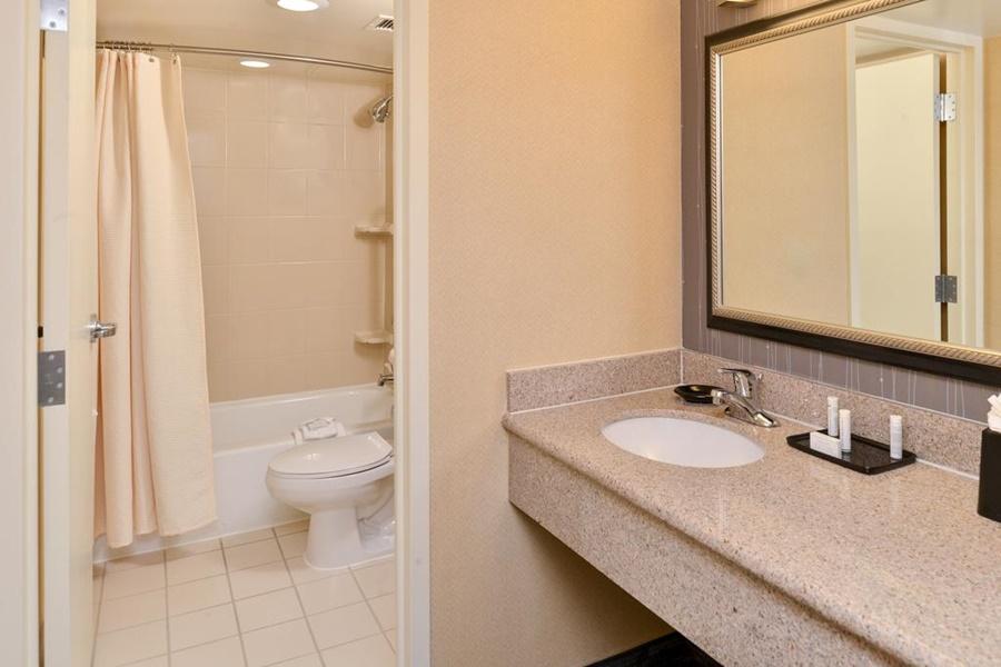 Courtyard By Marriott Denver Cherry Creek Esterno foto