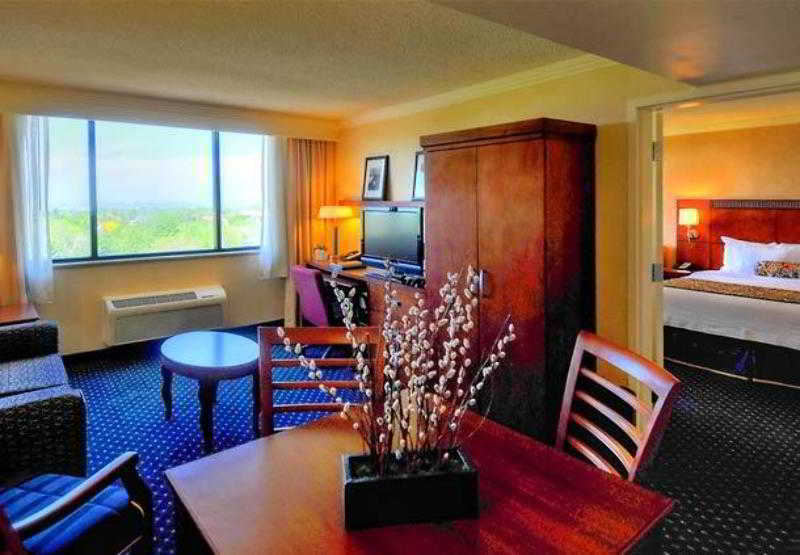 Courtyard By Marriott Denver Cherry Creek Esterno foto